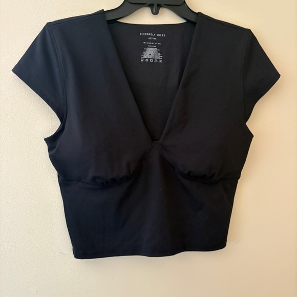 Elegant White Textured Top with Beaded Accents - Picture 3 of 3